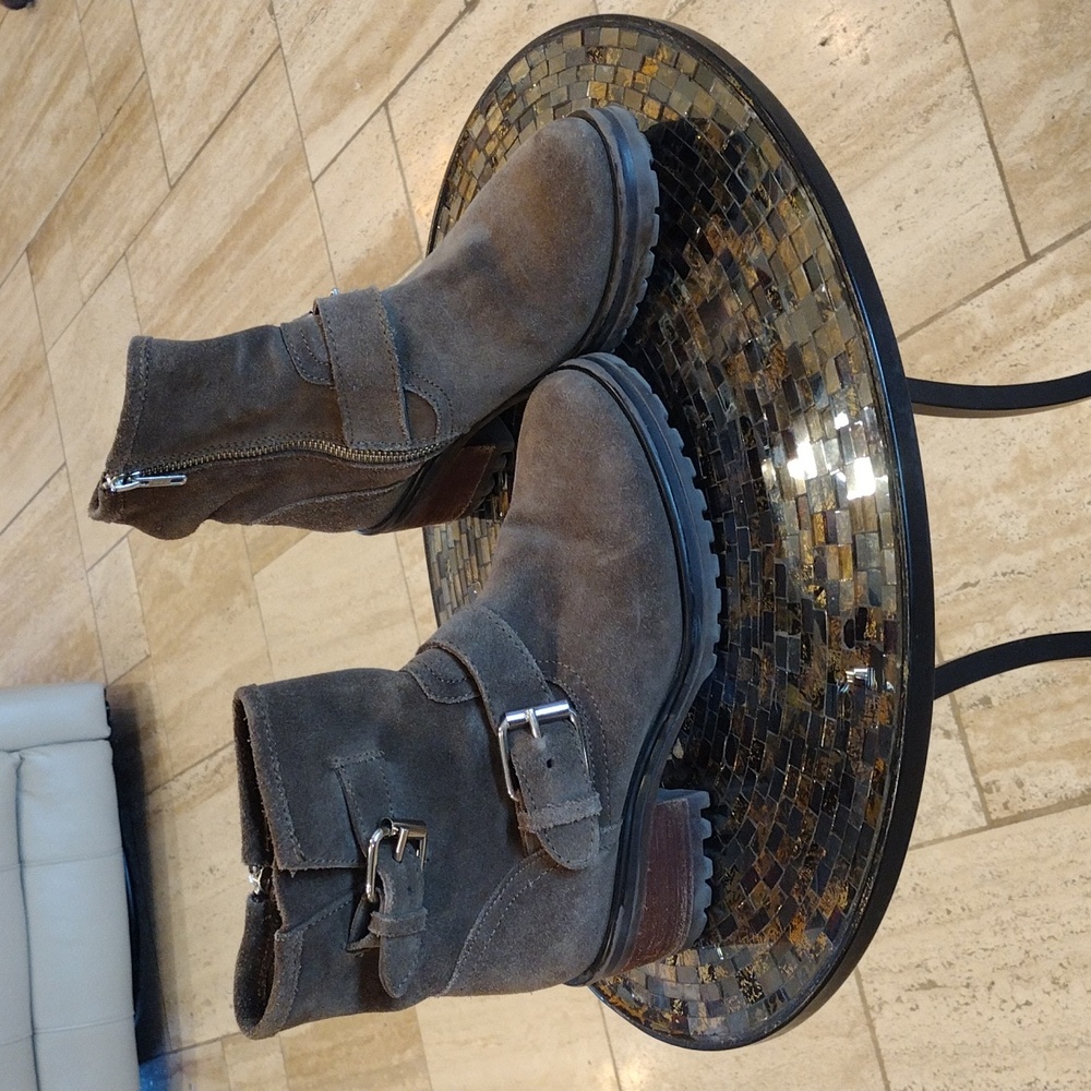 Steve Madden Gain Boots Size 7.5 M Suede Leather Stacked Heels